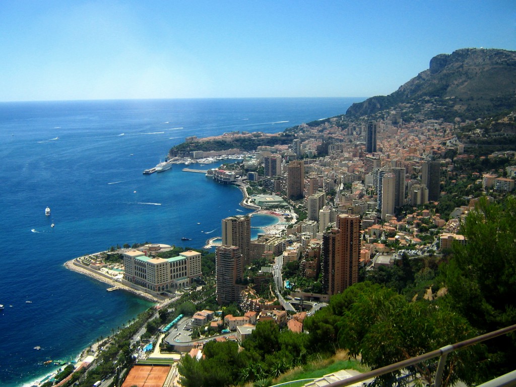 Monaco today: 200 hectares, 30,000 inhabitants (among them fewer than 6,000 Monégasque subjects) and a worldwide reputation. 