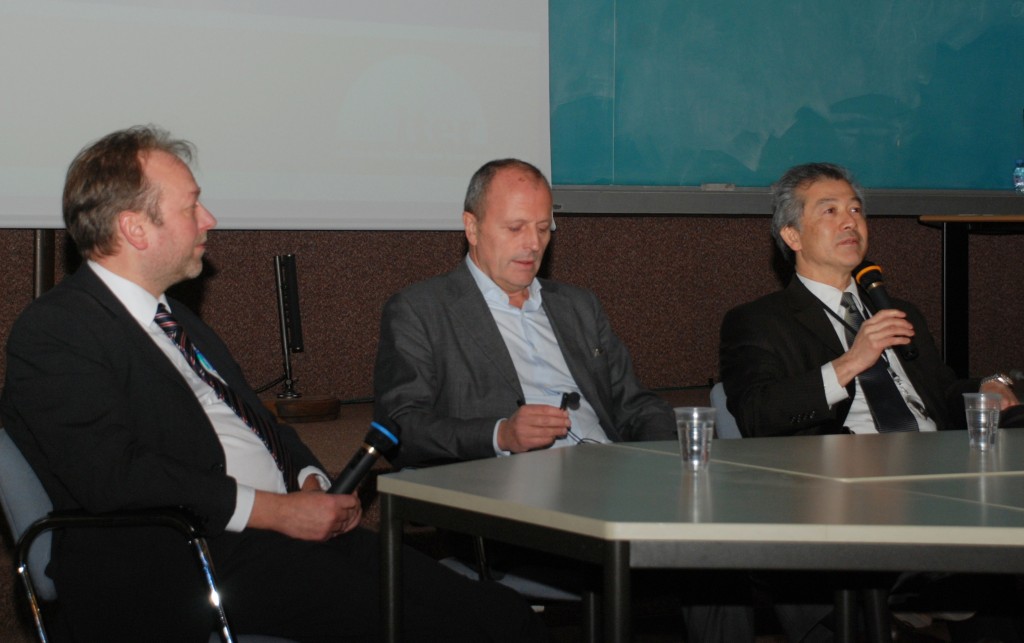 It was a privilege for the public of the 7th Inside ITER seminar to hear the negotiation story told by three of its participants: Akko Maas, Paul-Henry Tuinder and Hiroshi Matsumoto (from left). 