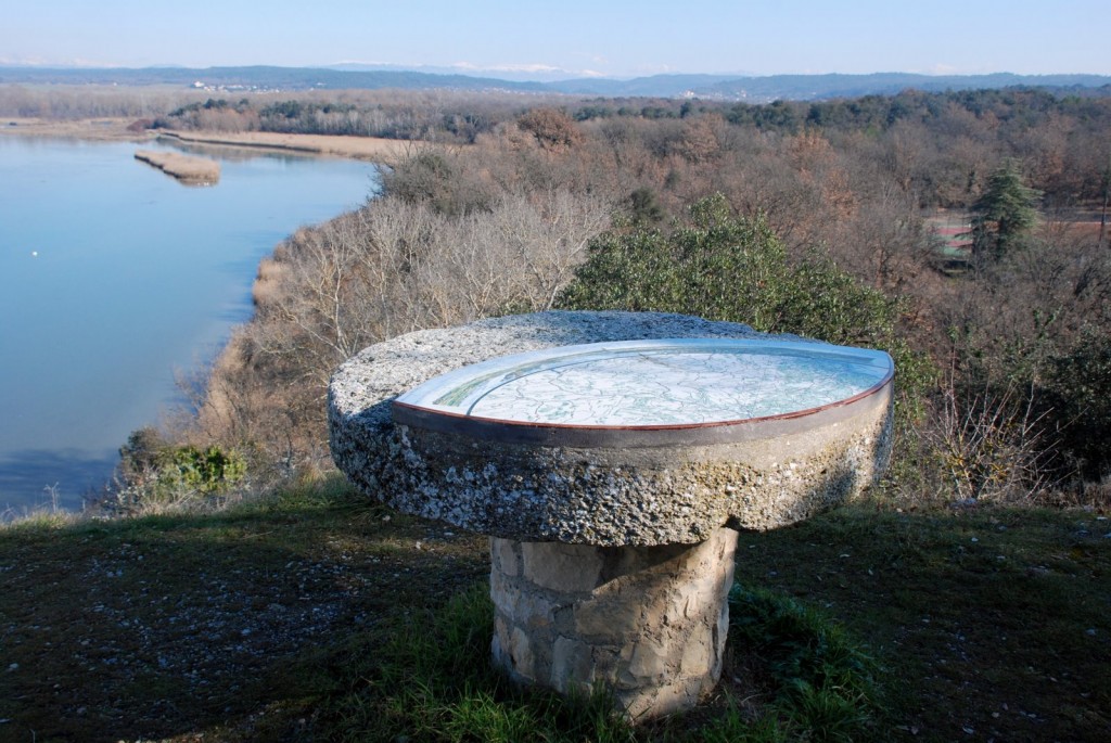 By the Château de Cadarache, an "orientation table" points out the name and elevation of every mountain within sight.