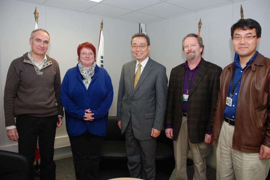 The elected ITER Staff Representatives: Bertrand Beaumont, Doris Spiegel, DG Kaname Ikeda, Craig Taylor and Chang Shuk Kim. (left to right). Not pictured: So Maruyama.
