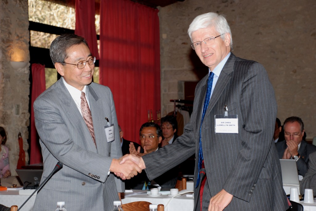 Sir Chris Llewellyn Smith (right) and ITER Director-General Kaname Ikeda at the first Council Meeting in November last year.
