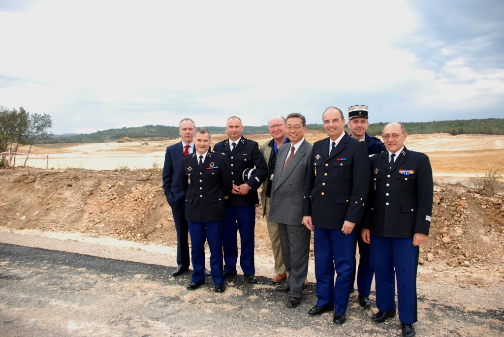 Taking a close look at the ITER site: The Gendarmerie National led by General George Chariglione (3rd from right).