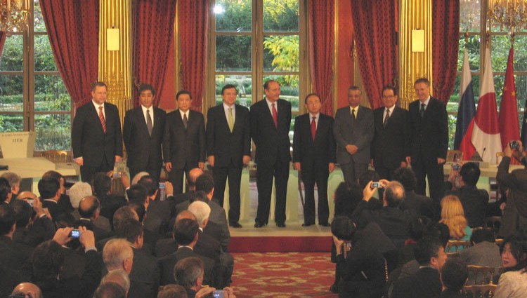 The signatories of the ITER Agreement, together with French President Jacques Chirac. From left to right: Vladimir Travin (Deputy head of the Federal Atomic Energy Agency (Rosatom), Russian Federation), Takeshi Iwaya (Vice-Minister for Foreign Affairs, Japan), Xu Guanhua (Minister of Science and Technology, People's Republic of China), José Manuel Barroso (President of the European Commission), Jacques Chirac (President of the French Republic), Kim Woo Sik (Vice Prime-Minister, Ministry of Science and Technology, Korea), Anil Kakodhar (Secretary to the Government of India, Department of Atomic Energy), Raymond Orbach (Under Secretary for Science, U.S. Department of Energy), and Janez Potočnik (European Commissioner for Science and Research). Click to see full picture. 