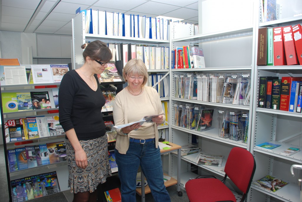 Only a click away: The ITER librarians Sophie Miras (left) and Judith Campbell.