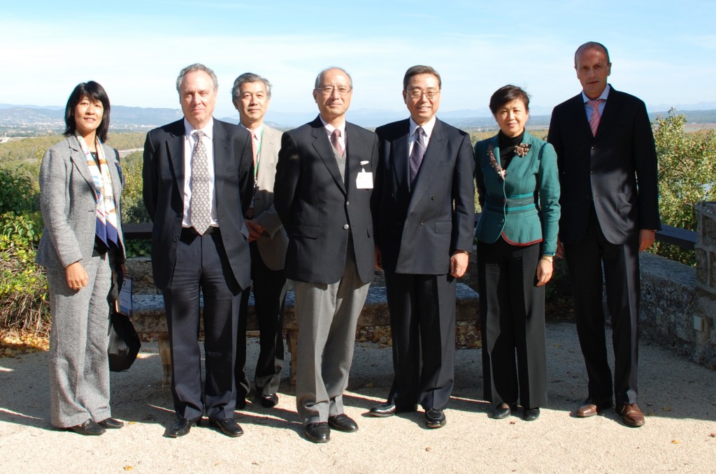 In the picture, from left to right: Naoko Okamura, Carlos Alejaldre, Hiroshi Matsumoto, Nobutake Odano, Kaname Ikeda, Sachiko Ishizaka, and Harry Tuinder.