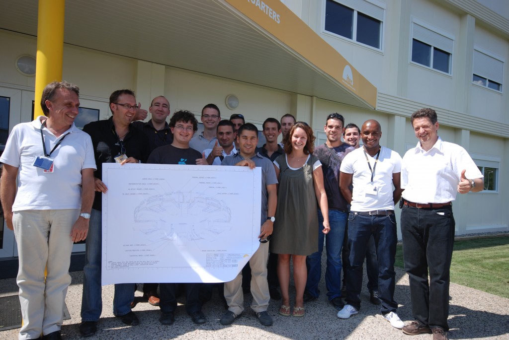 8 weeks, 19 designers, 800 pages, 4 coils—these were the boundary conditions for a mission that was successfully completed today (not shown in the picture are the designers B. Martin, J. Grimaud, V. Miot,S. Brun, R. Pont, G. Rinaudo, D. Gallet and C. Arion). 