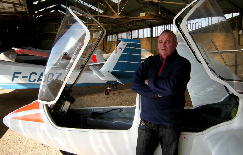Régis Kuntz, a former air-traffic controller who heads Vinon-sur-Verdon's gliding platform. (Click to view larger version...)