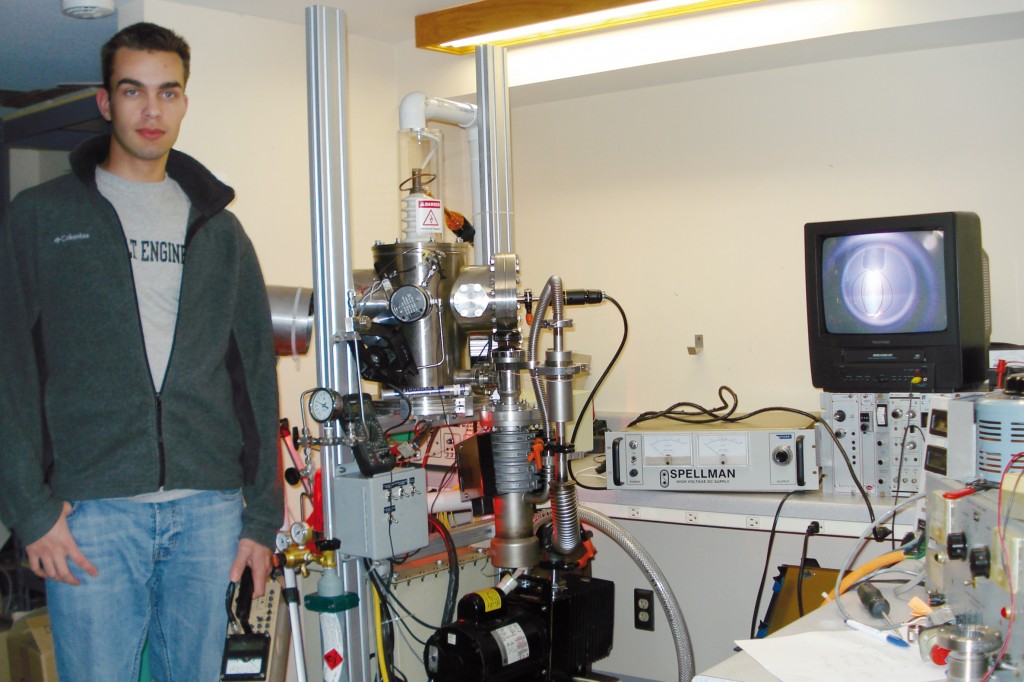 Thiago Olson from Michigan, USA, with his fusor equipment. 